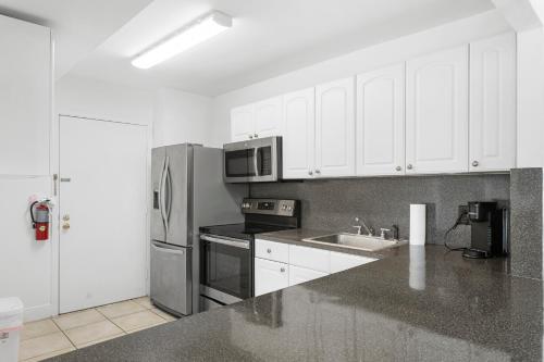 Bay Harbor Sunset Apt 2C Bay Harbor Sunset Apt 2C