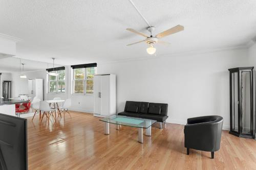 Bay Harbor Sunset Apt 2C Bay Harbor Sunset Apt 2C