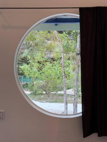 Los Penguin in Chrous Pichnil