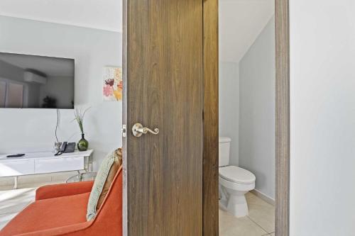 Eagle Beach- Private pool- LeVent townhome-LV130th - image 5