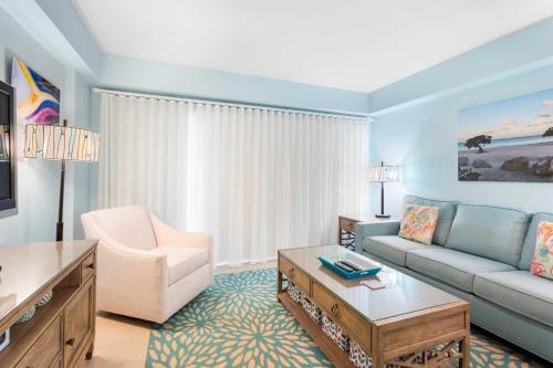 Beachfront - Emerald View 2BR condo - P416