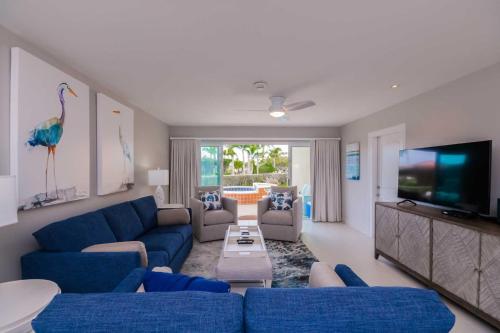 Beachfront - Garden Delight 2BR condo - E125-2, Palm-Eagle Beach (photo 7)
