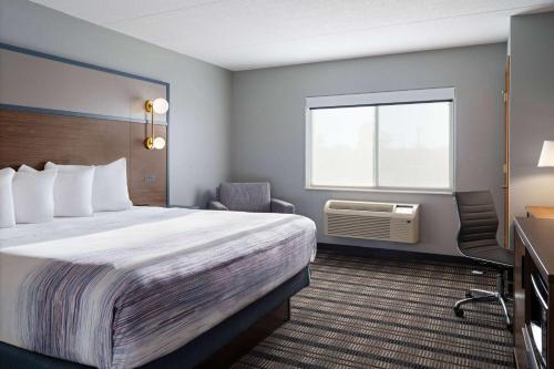 . AmericInn by Wyndham Beaver Dam