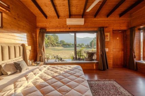 SaffronStays Timber Crest in Rani Pokri
