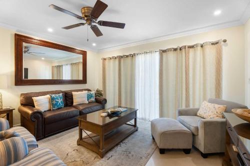 Beachfront - Absolute Luxury 2BR condo - BC254, Palm-Eagle Beach (foto 10)