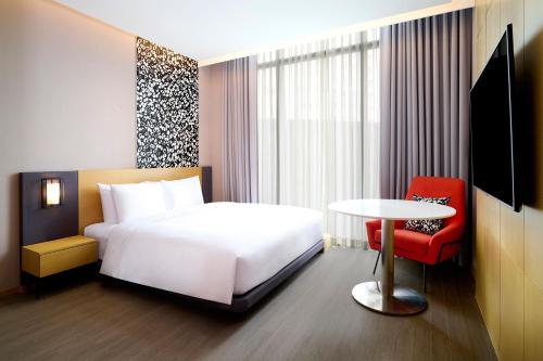 room detail thumbnail 1