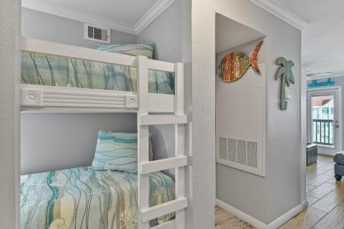Seascape 1318 Hotel Room - image 9