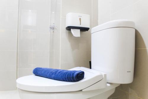 Brand New and Best Studio Apartment at B Residence By Travelio - image 3