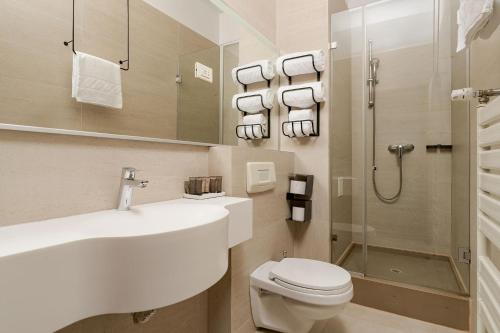 Crystal Palace Hotel - image 13