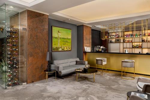 Crystal Palace Hotel - image 3