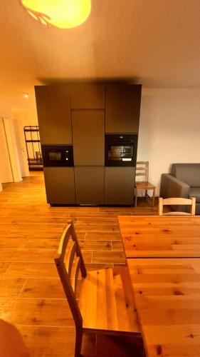 3 bedrooms, 6 beds