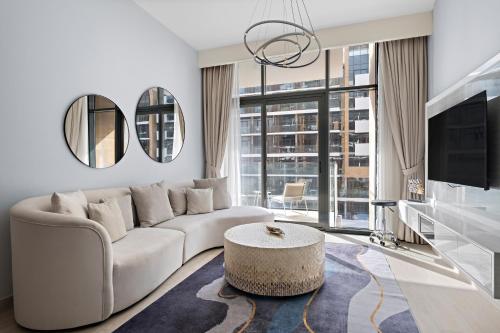 1BR with Pool View Azizi Riviera 7, Meydan, Dubaj