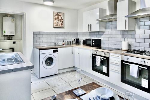 Large 6 Bed House, Long Term Stay Savings, Contractors, Professionals, Big Groups, Free Parking!, Liverpool (foto 8)