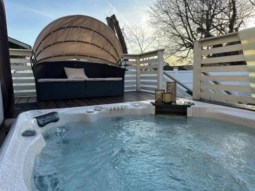 Best RV-Studio to Visit NYC-EWR Airport-Free Parking