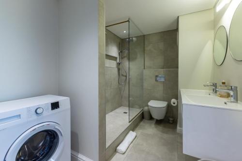 The Centurion 606 - image 2