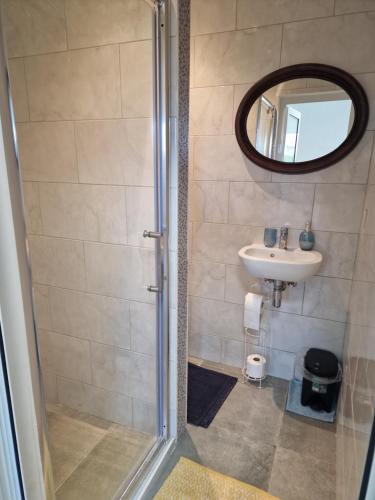 Nguetch & Gigi Nguetch & Gigi