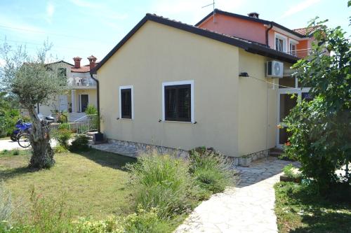  Apartment Klara in Umag