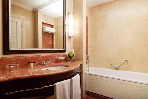 Executive Room with Royal Spa and Executive Club Access image 4