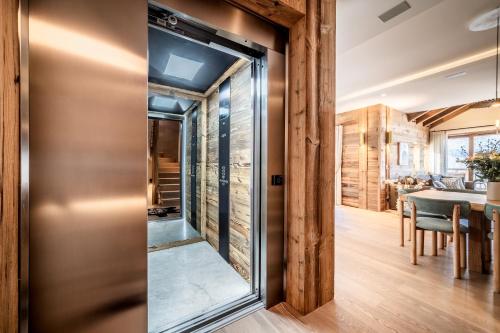 Chalet Vallon, Méribel - by EMERALD STAY (Chalet Vallon, Meribel - by EMERALD STAY) in ลา กิตตาซ