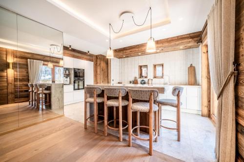 ห้องครัว, Chalet Vallon, Méribel - by EMERALD STAY (Chalet Vallon, Meribel - by EMERALD STAY) in ลา กิตตาซ