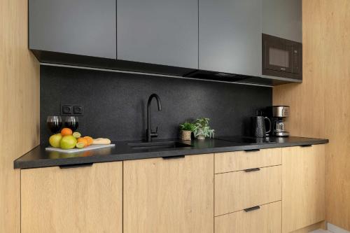 Prestiżowe Góralskie Apartamenty w Sercu Zakopanego & Parking by Noclegi Renters - image 3
