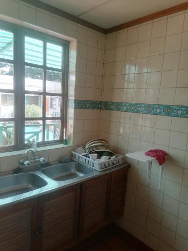  de  m2 amb 1 habitació i 1 bany privat a Magaliesburg (Valley center guest lodge) in Germiston