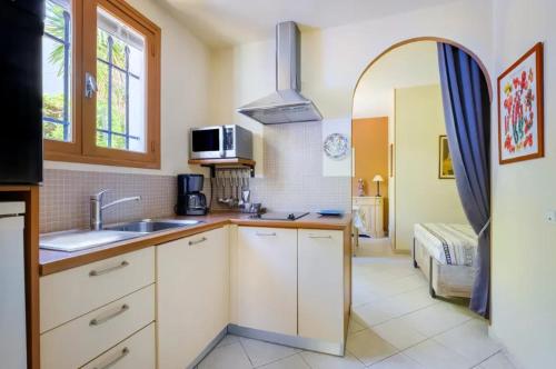 Studio charmant à Cagnes-sur-Mer de 35 m² + piscine privée - image 2