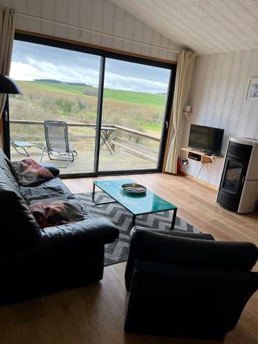 společenská místnost / TV salónek, Au Chalet Bourguignon 5 in Salives