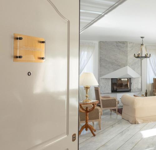 Nice Sea View Elegant Apartment - image 5
