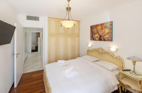 Nice Sea View Elegant Apartment, Athens