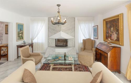 Nice Sea View Elegant Apartment - image 4