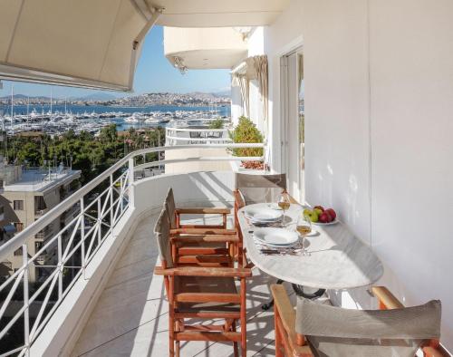 Nice Sea View Elegant Apartment - image 8