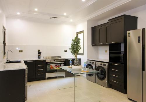 Cozy 4BR Maid Villa at Canal Cove Palm Jumeirah, Dubaj (zdjęcie 7)