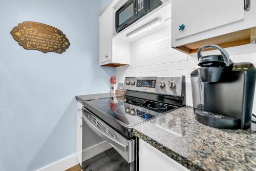 Endless Summer F11 by RealJoy Vacations - image 13