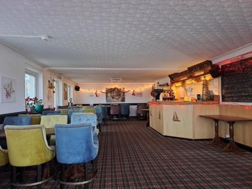 Boathouse Hotel - image 4