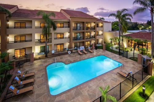 Courtyard by Marriott San Diego Sorrento Valley - image 3