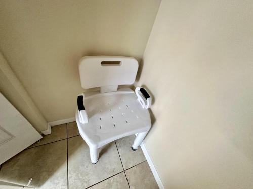 EP1015SEL - 4 bedrooms pool home on a lake EP1015SEL - 4 bedrooms pool home on a lake