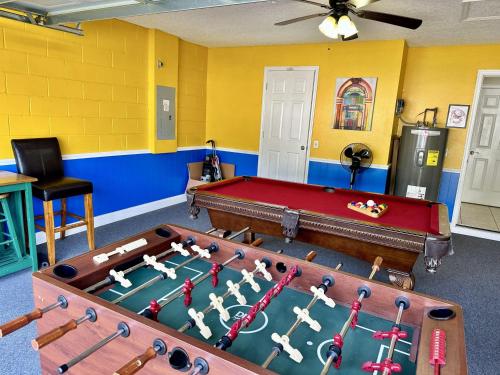 EP1015SEL - 4 bedrooms pool home on a lake EP1015SEL - 4 bedrooms pool home on a lake