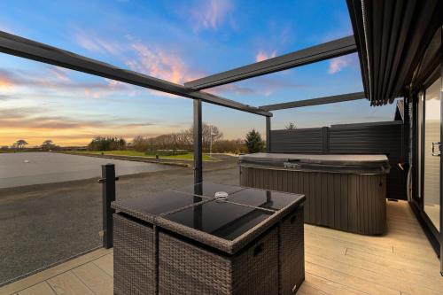 Arranview Lochside Pods & Lodges all with private Hot-tubs in Fenwick