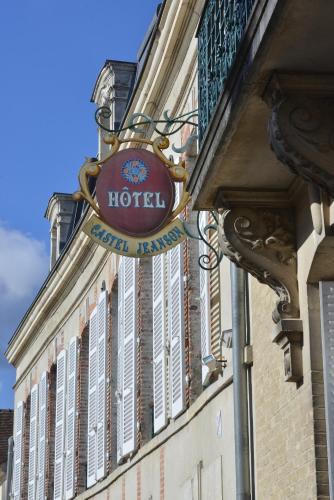 Hôtel Castel Jeanson - Hôtel - Ay-Champagne