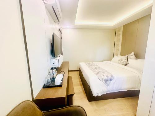 Deluxe Double Room room in Airport Budget Hotel