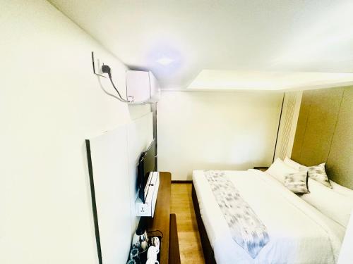 Deluxe Double Room image 6