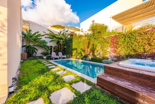 Three-Bedroom Villa image 2