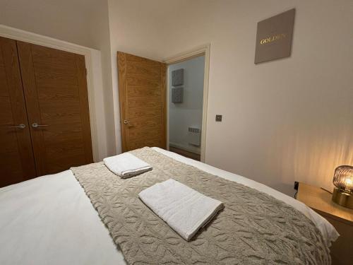Zen Living Birmingham City Centre Apartment with Kitchen and Secure Parking Perfect for 2-4 Contractors or Family Accepting Long Term Bookings Low Rates - image 8