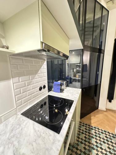 Cosy Flat In Marais - image 11