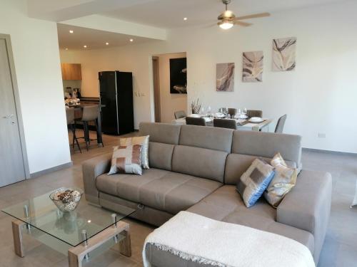 2 bedrooms, 3 beds
