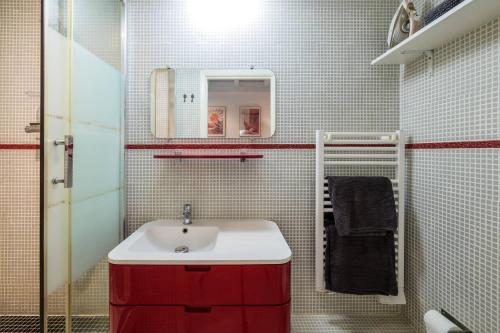 One-Bedroom Apartment with Terrace image 5