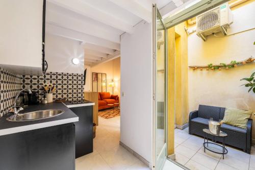 One-Bedroom Apartment with Terrace image 1