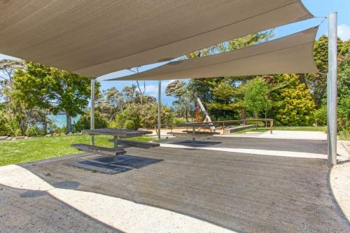 منظر, Catalina Bay Seascape with Bay Views & Carpark in هوبسونفيلي