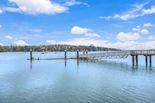 Catalina Bay Seascape with Bay Views & Carpark, Auckland (fotografie 9)